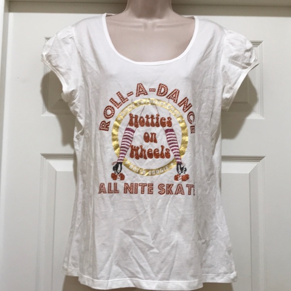 Victoria's Secret Tops - NWOT Victoria’s Secret sparkling t-shirt Size XL